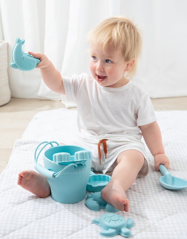 Silicone Beach Bucket 8 Piece Play Set - Light Blue